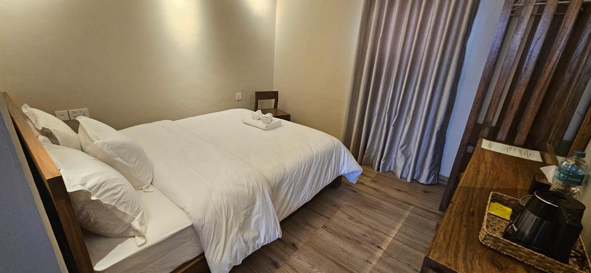 Hotel Blossom Покхара Экстерьер фото