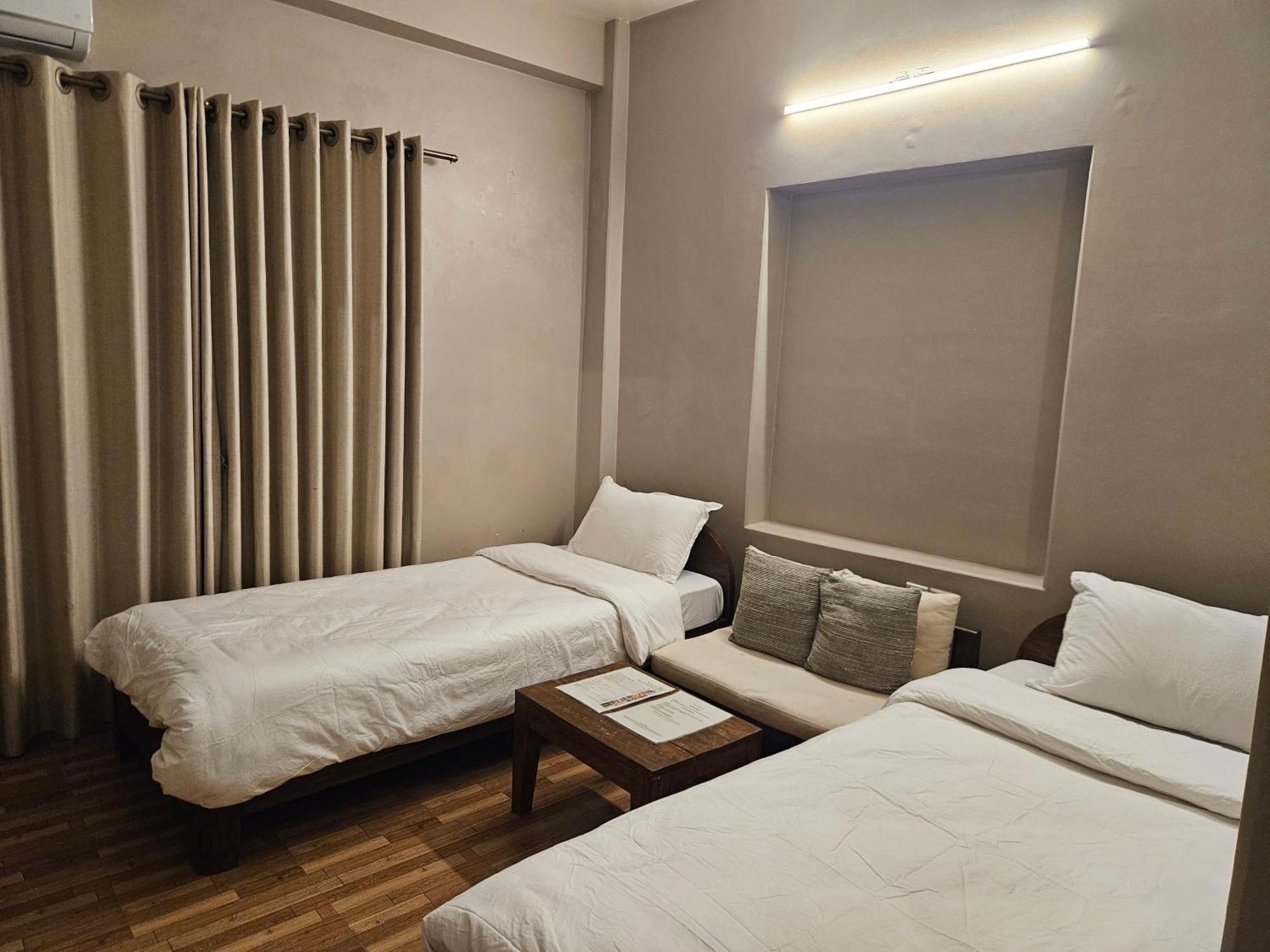 Hotel Blossom Покхара Номер фото