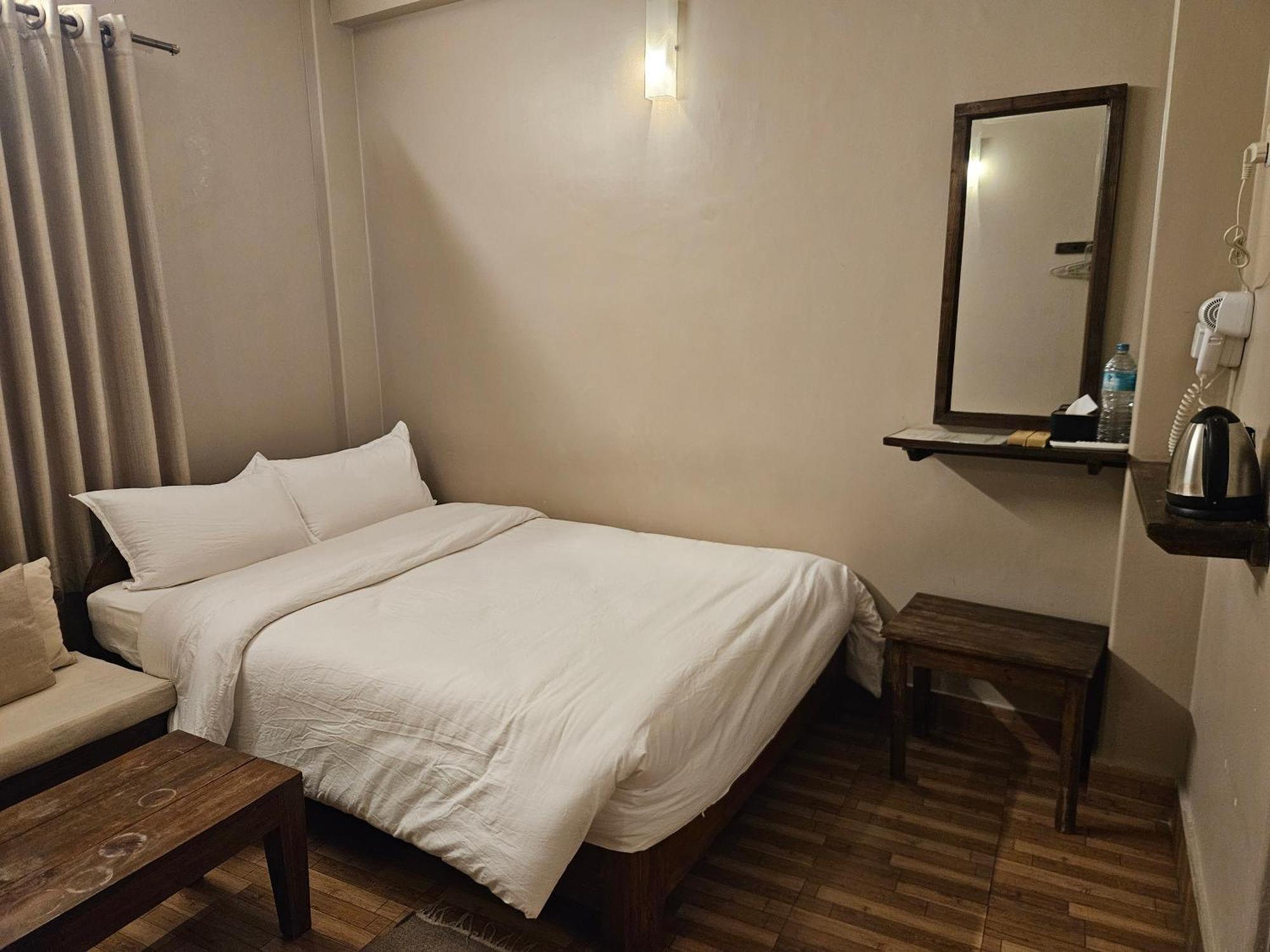 Hotel Blossom Покхара Номер фото