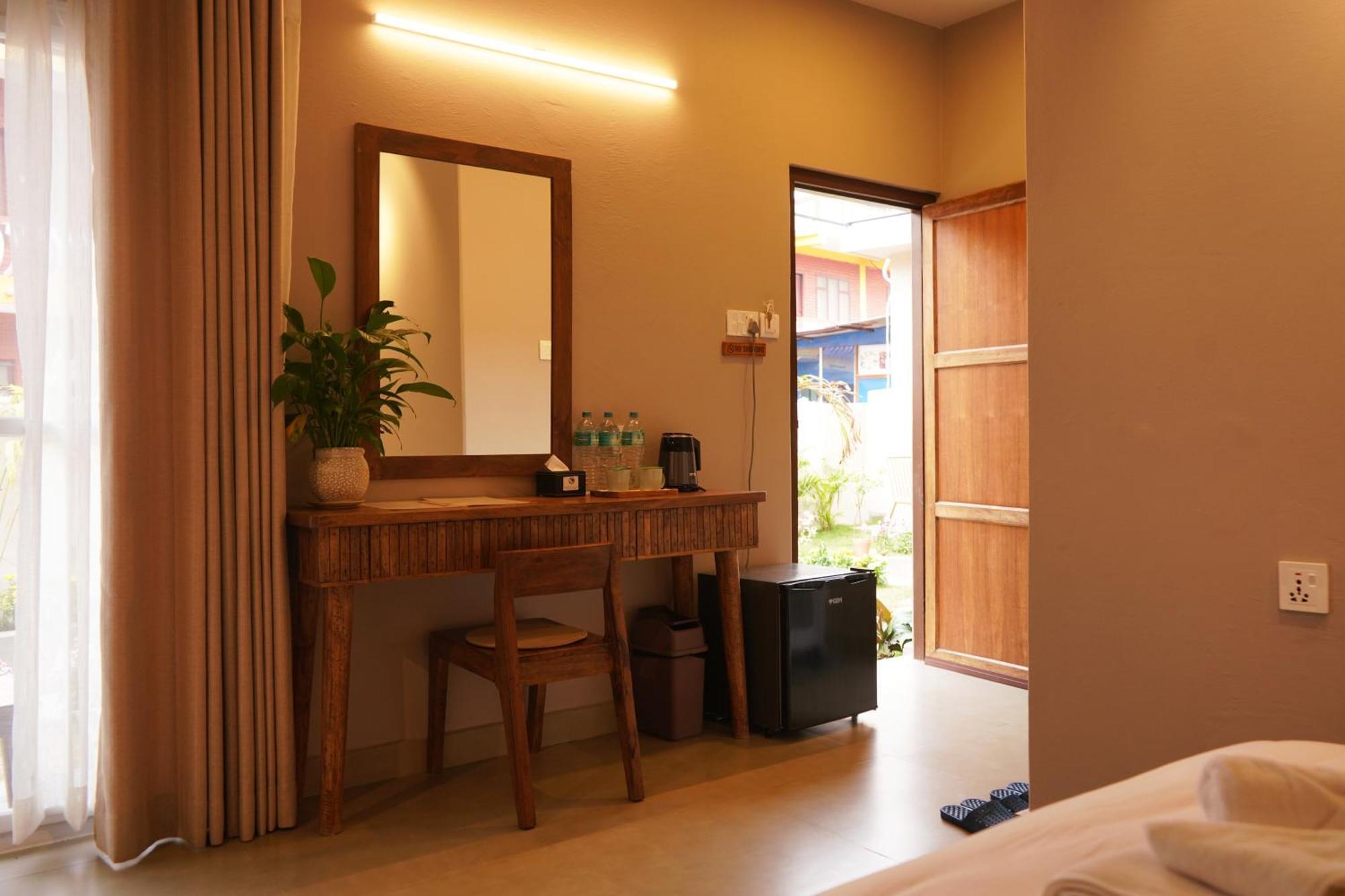 Hotel Blossom Покхара Экстерьер фото